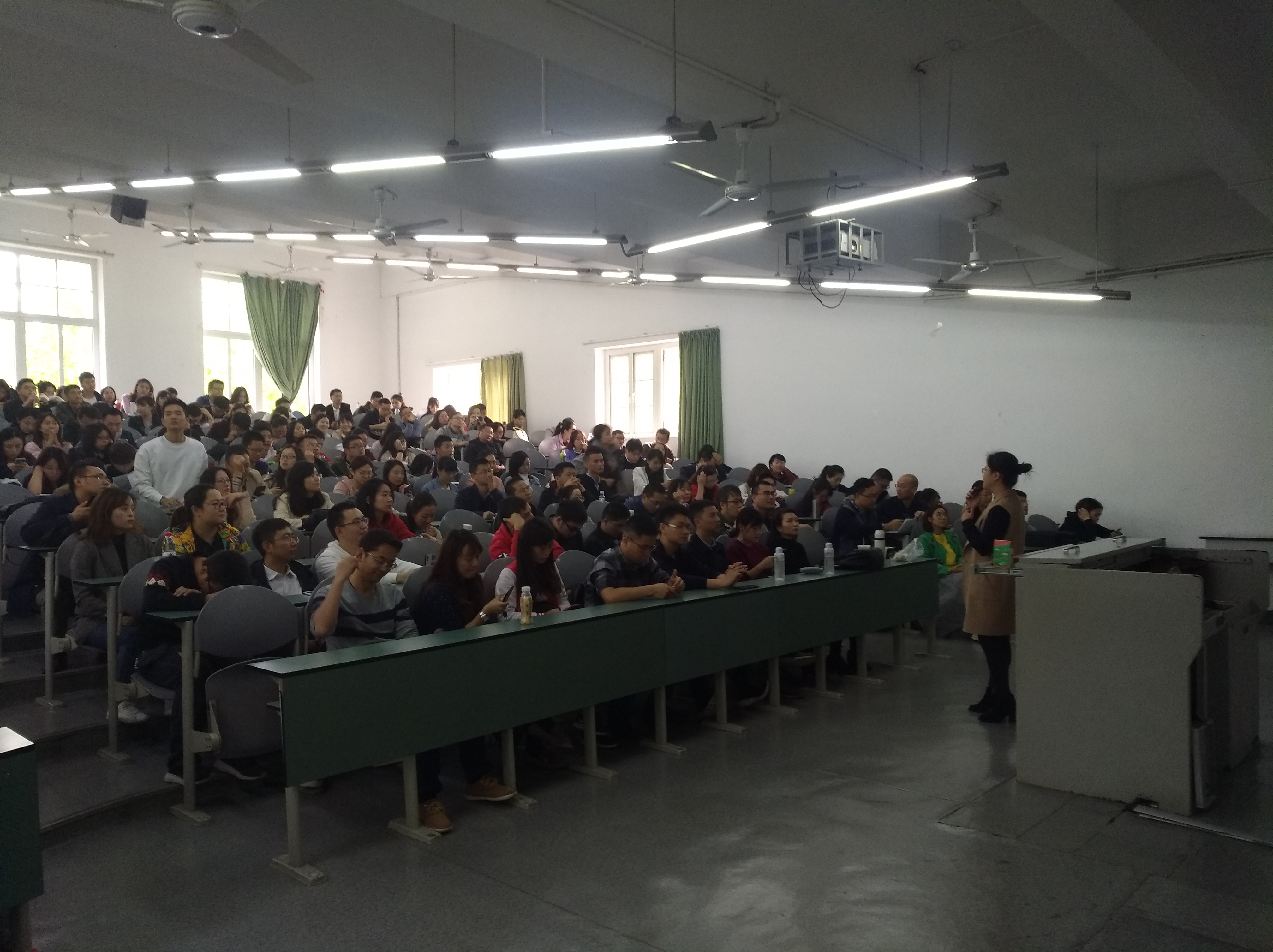 【讲座感悟】始于惊叹，终于经典—西方哲学思想发展概述