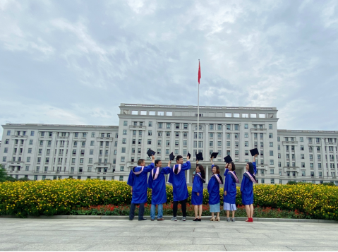 【毕业感言】一定要站在你所热爱的世界里闪闪发光
